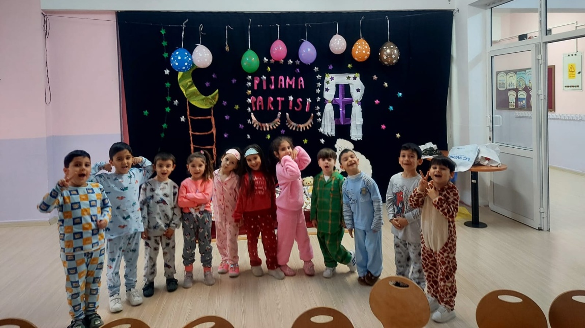 Anasınıfları Pijama Partisi